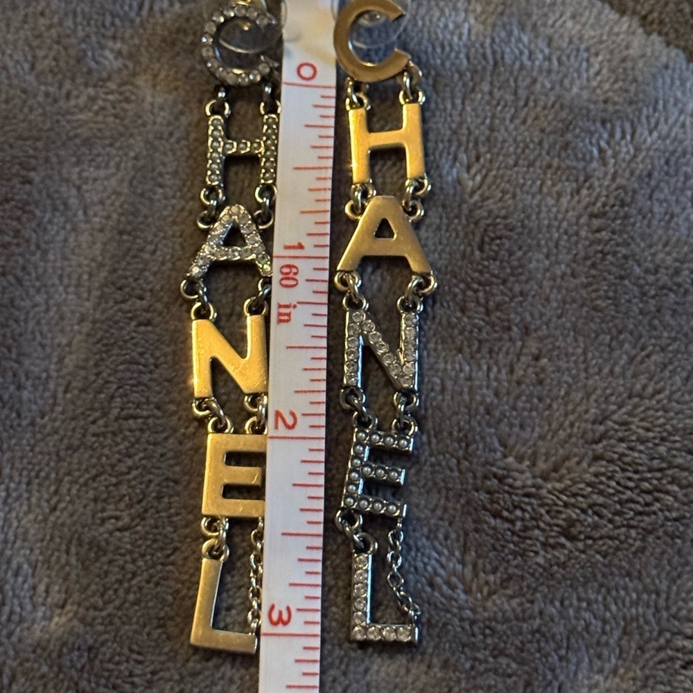 Chanel 100% Authentic long earrings with two tone gold /silver hardware has box - Picture 5 of 9